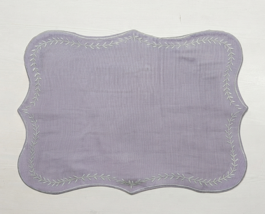 Grey Scalloped Leaf Embroidered Placemat
